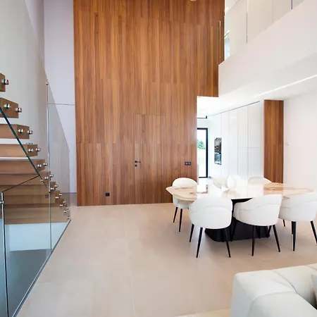 Luxury Townhouse With Sea View